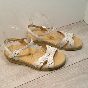 SAS Feminine Classic White Leather Sandal Size 8 WW Double Wide